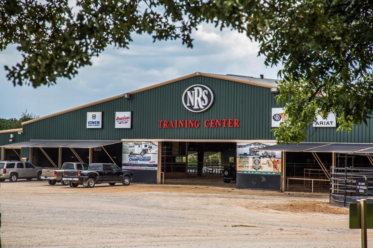 Hotel Nrs Event Center & Guest Ranch Decatur Esterno foto