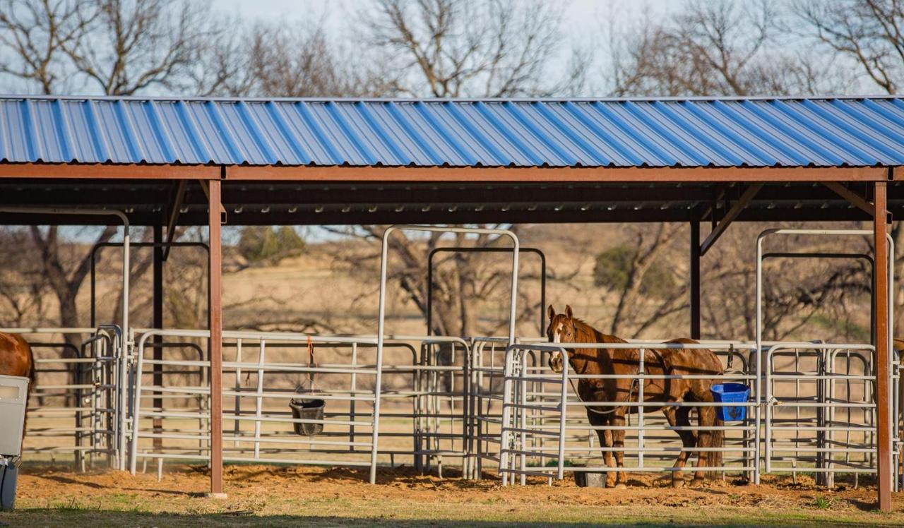 Hotel Nrs Event Center & Guest Ranch Decatur Esterno foto