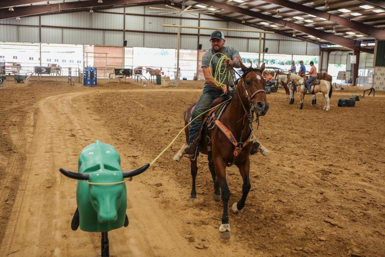 Hotel Nrs Event Center & Guest Ranch Decatur Esterno foto