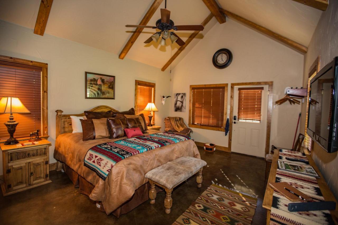 Hotel Nrs Event Center & Guest Ranch Decatur Esterno foto