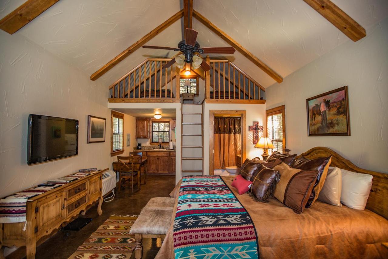 Hotel Nrs Event Center & Guest Ranch Decatur Esterno foto