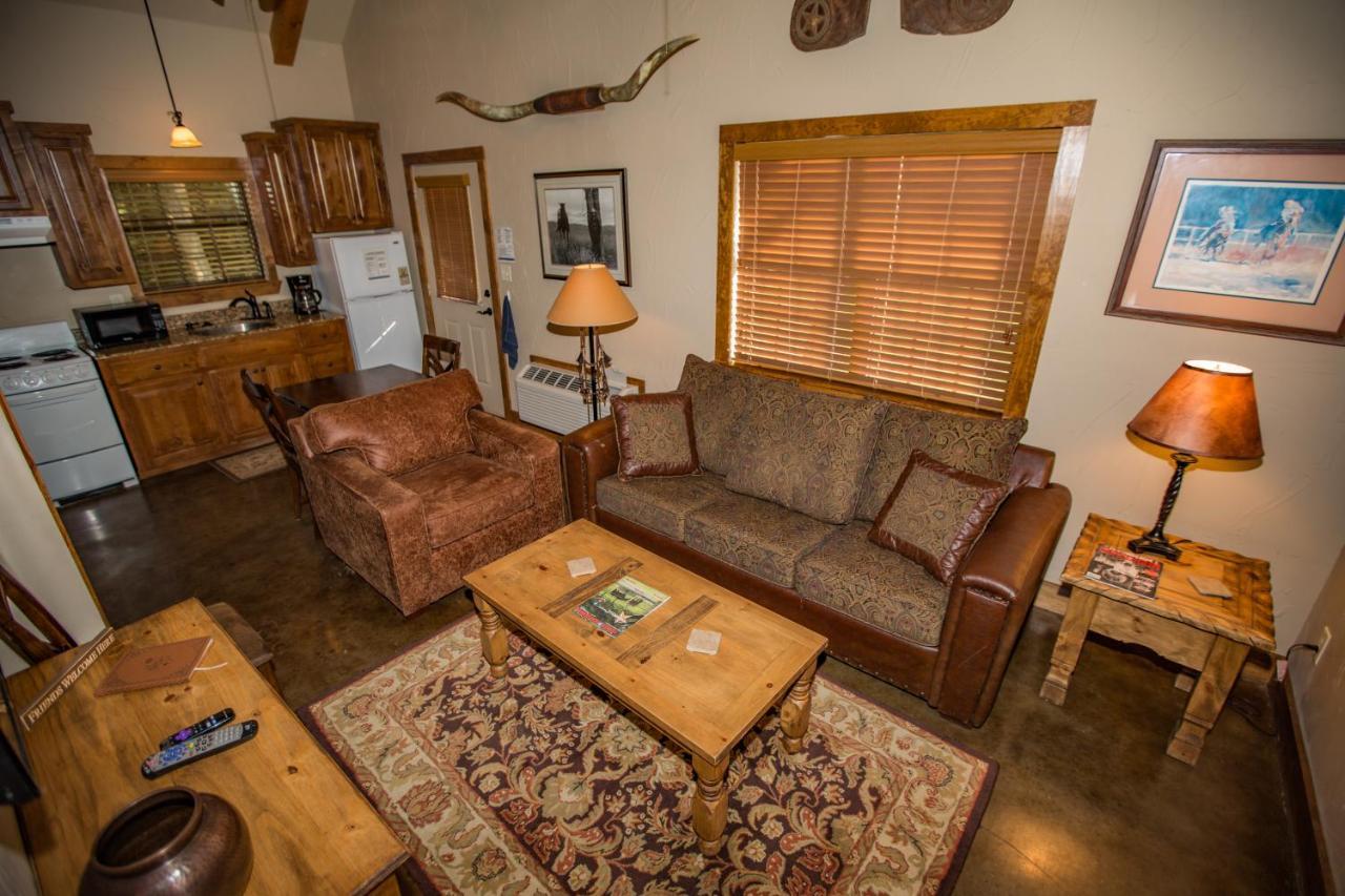 Hotel Nrs Event Center & Guest Ranch Decatur Esterno foto