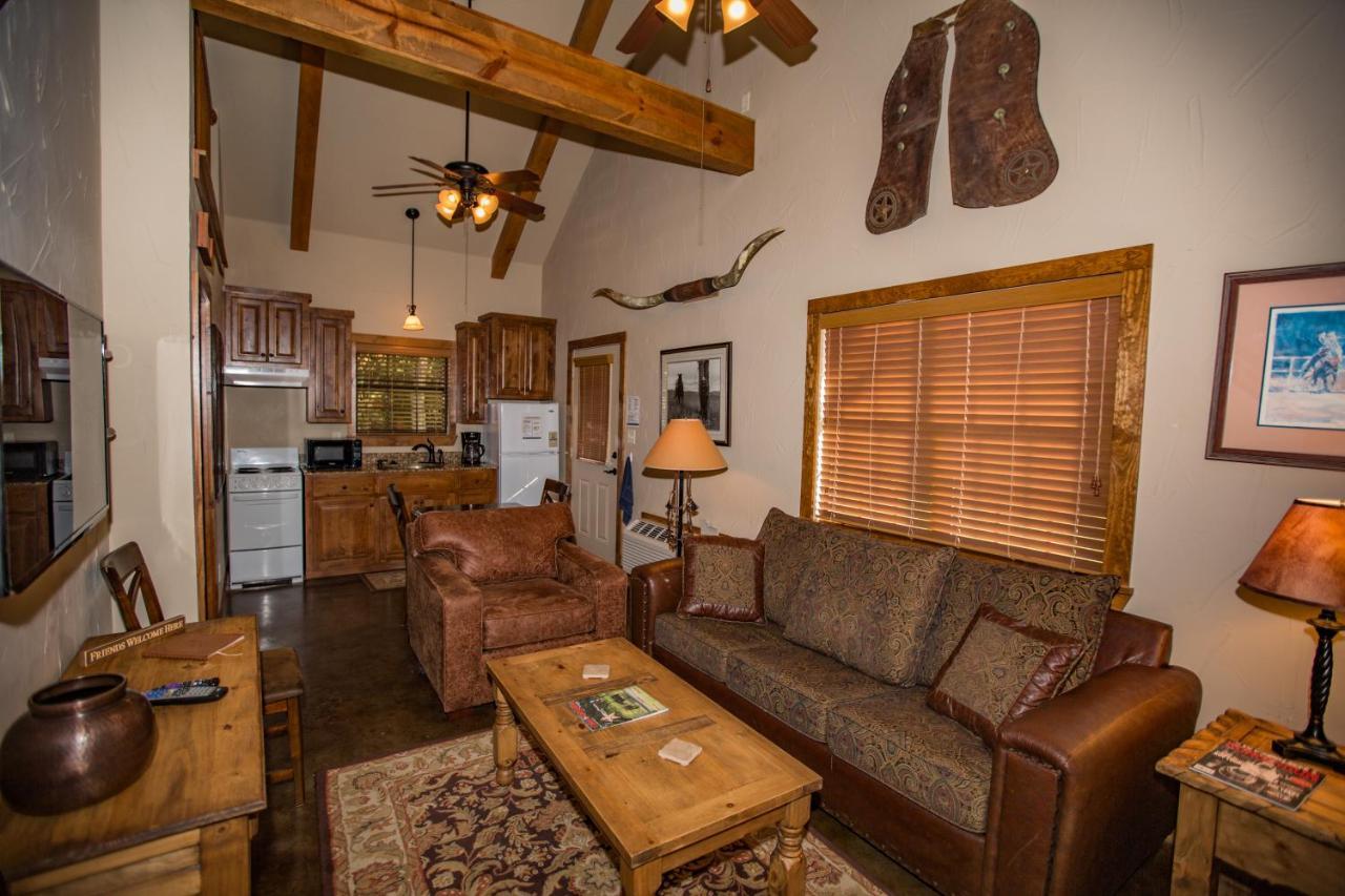 Hotel Nrs Event Center & Guest Ranch Decatur Esterno foto