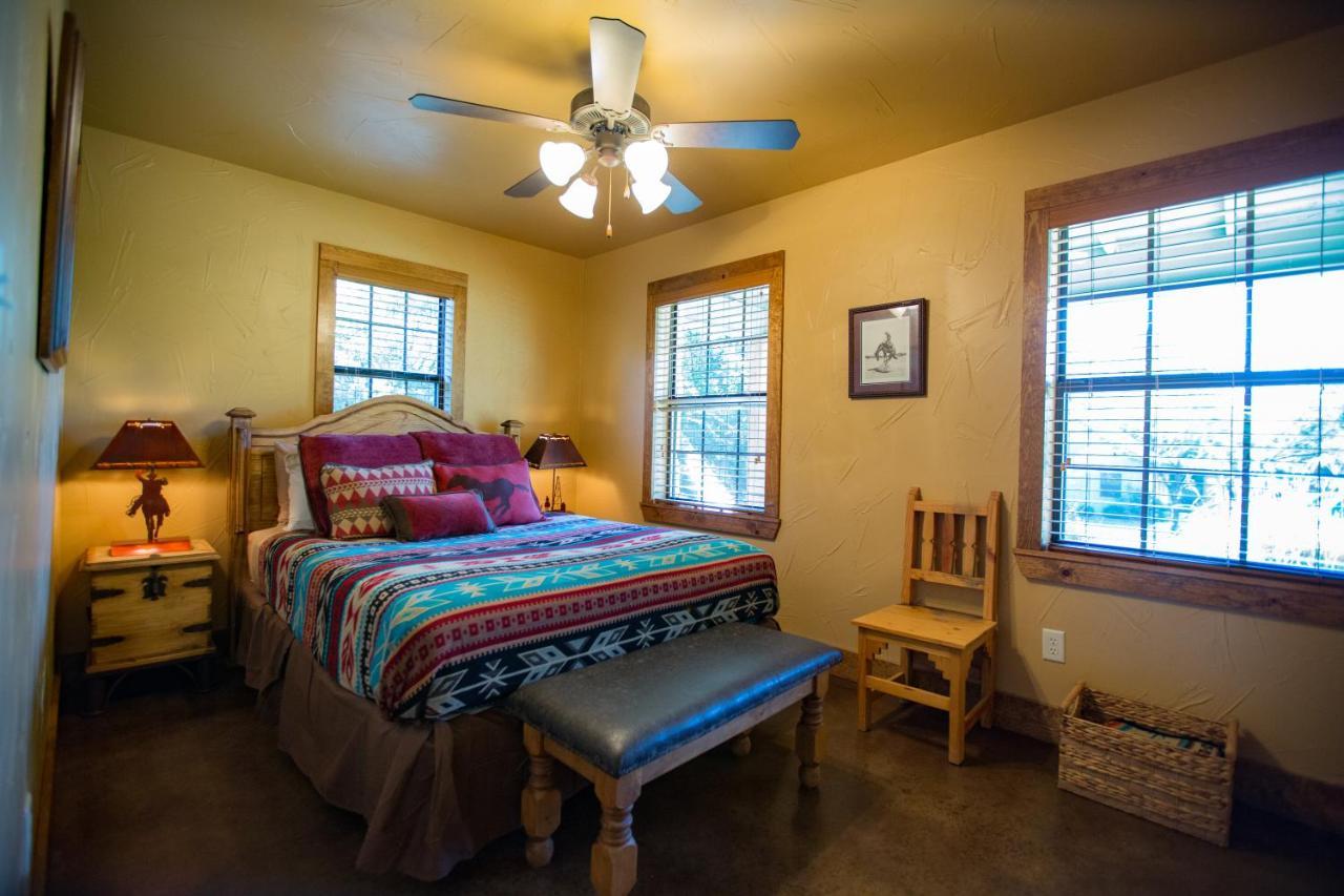 Hotel Nrs Event Center & Guest Ranch Decatur Esterno foto